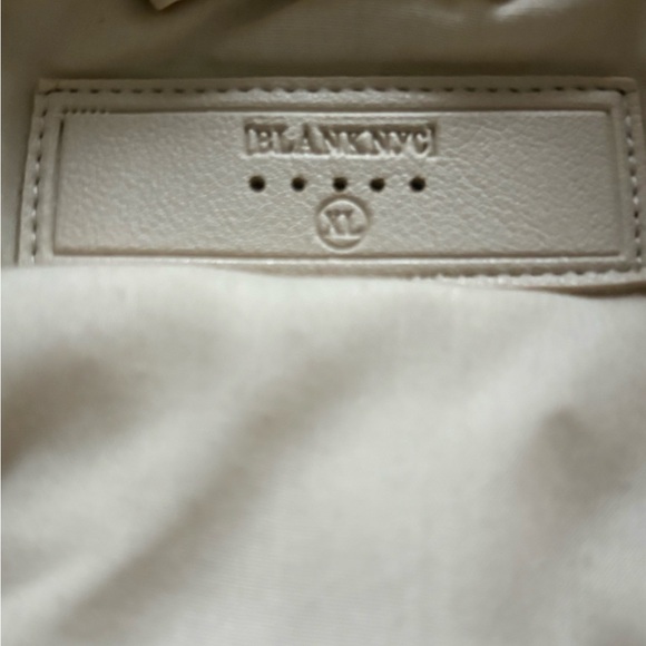 Blank NYC Cream Flower Bath Jacket - Picture 2 of 6